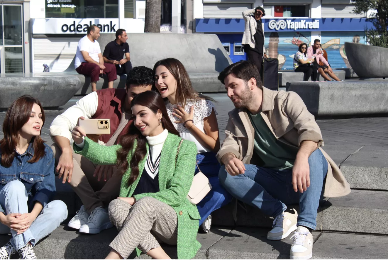 infinix welcomes the gorgeous kinza hashmi as a brand ambassador for its zero 30 series infinix welcomes the gorgeous kinza hashmi as a brand ambassador for its zero 30 series
