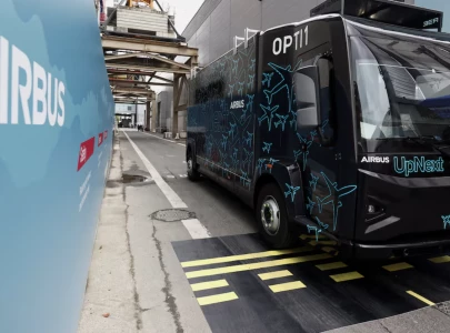airbus fits electric truck with airliner cockpit to study safer taxiing airbus fits electric truck with airliner cockpit to study safer taxiing