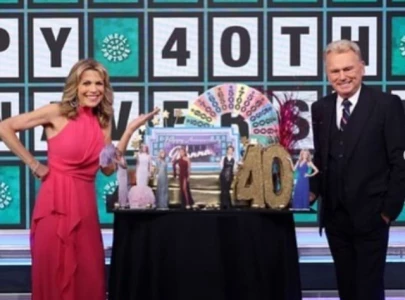 pat sajak honors vanna white in last wheel of fortune episode