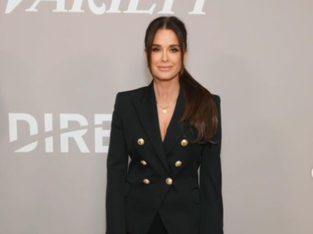kyle richards reacts to real housewives skipping reunion they get to dodge a bullet