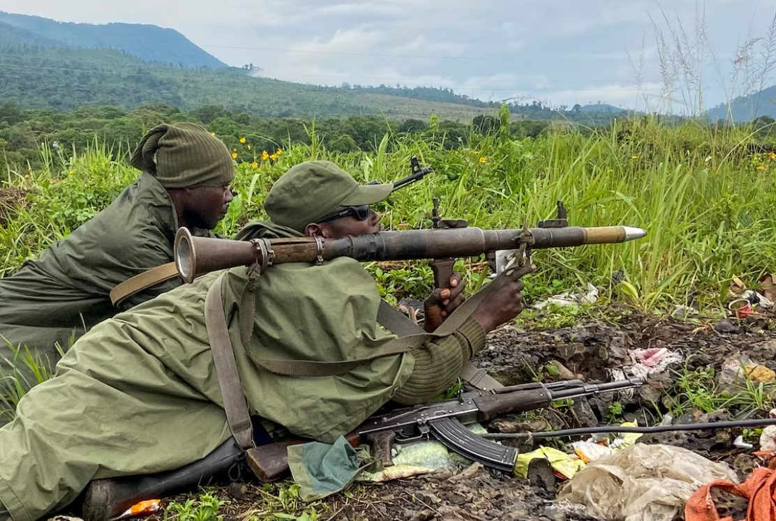 armed forces of the democratic republic of congo fardc soldiers take their positions following renewed fighting near the congolese border with rwanda outside goma in the north kivu province of the democratic republic of congo photo reuters