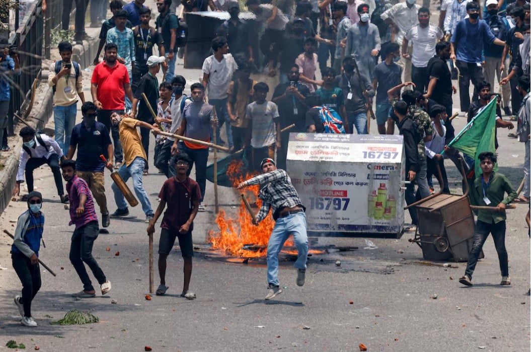 anti quota supporters clash with police and awami league supporters at the rampura area in dhaka bangladesh photo reuters