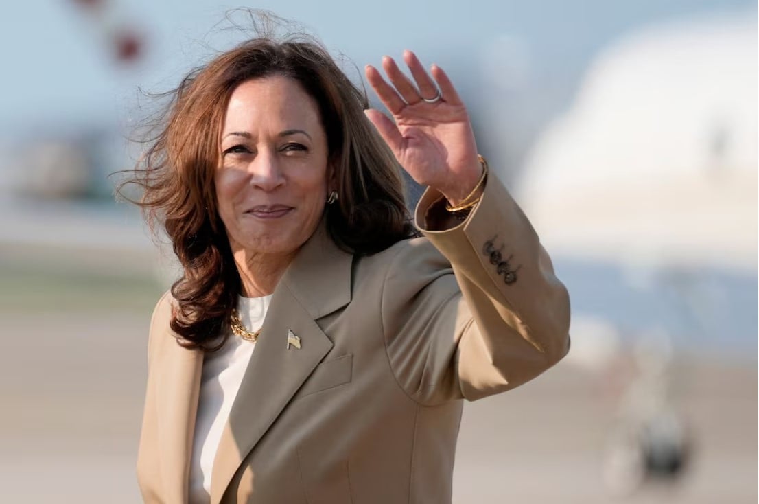 us vice president kamala harris waves upon arrival at joint base andrews in maryland photo reuters