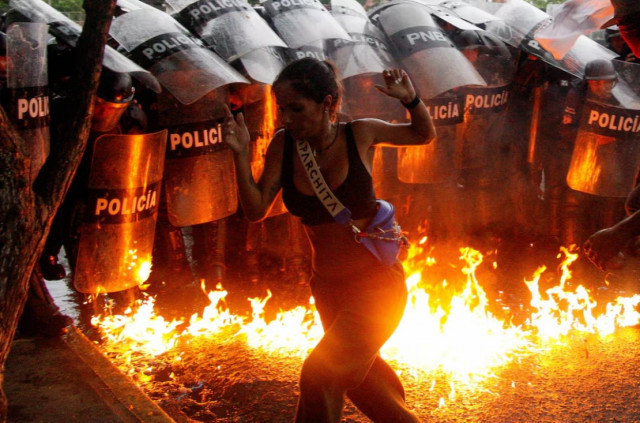 venezuela s ruling party and opposition mobilize supporters amid election controversy venezuela s ruling party and opposition mobilize supporters amid election controversy