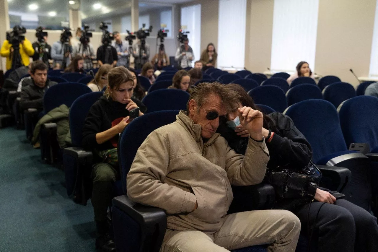 sean penn in ukraine filming documentary on russian invasion sean penn in ukraine filming documentary on russian invasion