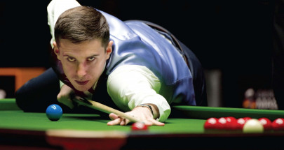 selby crushes hendry in snooker world championship