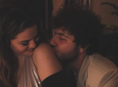 selena gomez smitten over protective boyfriend benny blanco