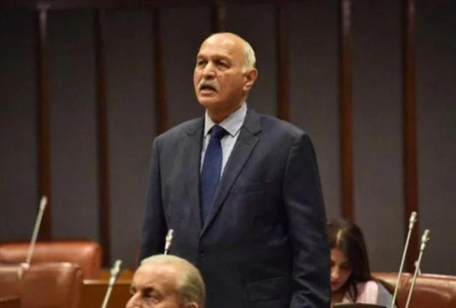 senator mushahid hussain syed speaking at a senate session photo app senator mushahid hussain syed speaking at a senate session photo app