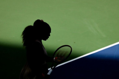 serena battles into us open quarters as thiem medvedev march on serena battles into us open quarters as thiem medvedev march on