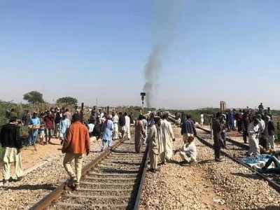 several trains cancelled after laid off psm employees block tracks in karachi several trains cancelled after laid off psm employees block tracks in karachi