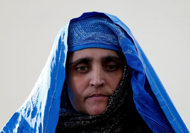 sharbat gula the green eyed afghan girl whose 1985 photo in national geographic became a symbol of her country s wars arrives to meet with afghanistan s president ashraf ghani in kabul afghanistan november 9 2016 photo reuters sharbat gula the green eyed afghan girl whose 1985 photo in national geographic became a symbol of her country s wars arrives to meet with afghanistan s president ashraf ghani in kabul afghanistan november 9 2016 photo reuters