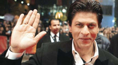 srk ropes in tom wu for ra one
