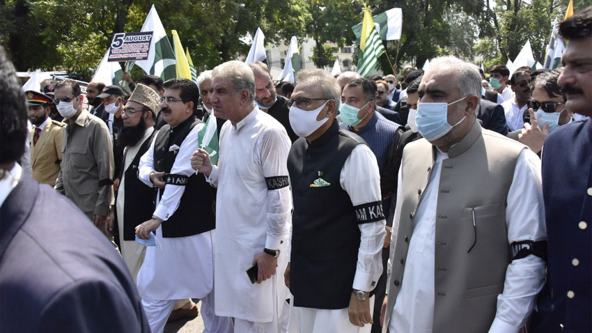 fm shah mahmood qureshi president arif alvi march in islamabad in solidarity with the people of kashmir photo courtesy radio pak