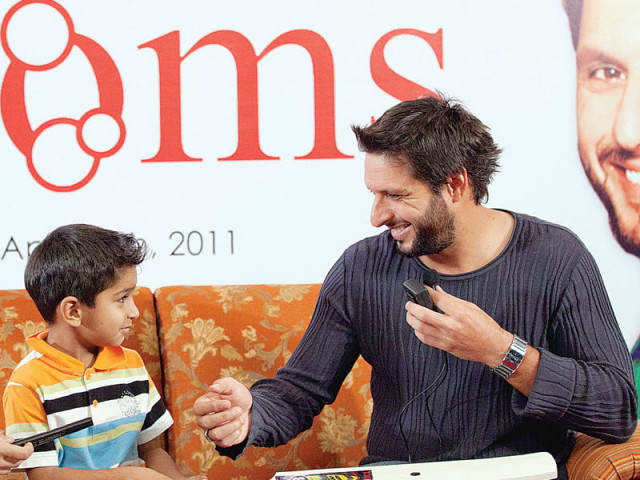 little wonder afridi s youngest fan little wonder afridi s youngest fan