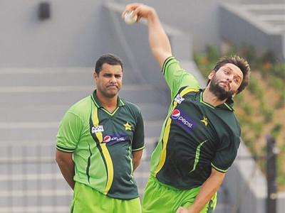 tendulkar will have to wait afridi tendulkar will have to wait afridi