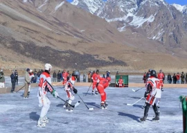 ice tourney ends at dizzying heights