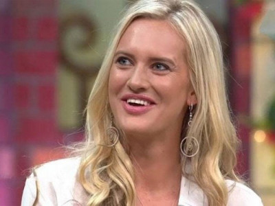 shaniera akram lands in hot water for tweeting an apology to good men shaniera akram lands in hot water for tweeting an apology to good men