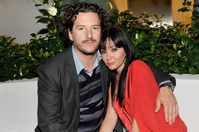 shannen doherty finalizes divorce with kurt iswarienko one day before her passing shannen doherty finalizes divorce with kurt iswarienko one day before her passing