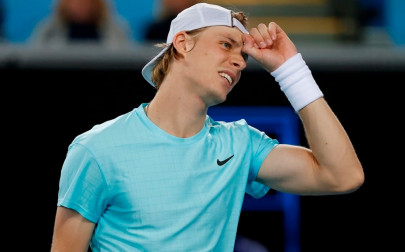 shapovalov fumes after denied toilet break in sinner match