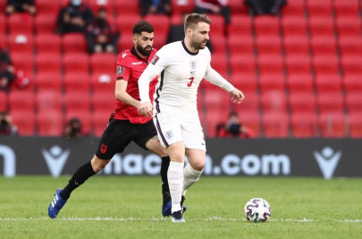 shaw regrets pulling out of england squads letting southgate down shaw regrets pulling out of england squads letting southgate down