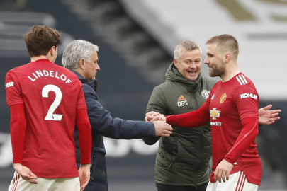 mourinho needs to move on says england defender shaw mourinho needs to move on says england defender shaw
