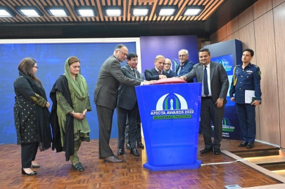 pm invites it sector to tap pakistan potential pm invites it sector to tap pakistan potential