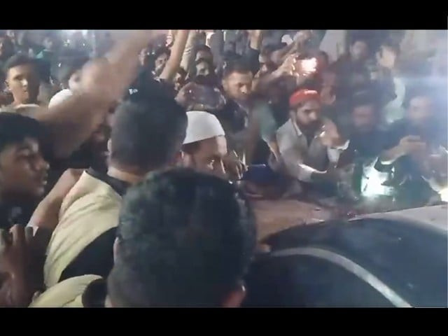 angry public intercept vandalise vehicle carrying shehbaz sharif angry public intercept vandalise vehicle carrying shehbaz sharif