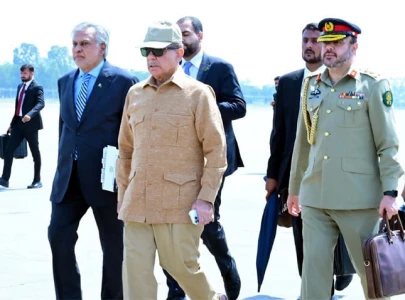 pm shehbaz arrives in uae on one day visit pm shehbaz arrives in uae on one day visit
