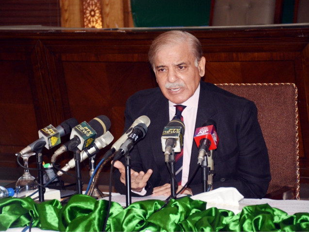 prime minister shehbaz sharif addressing a delegation of youtubers in lahore on oct 30 2022 photo pid prime minister shehbaz sharif addressing a delegation of youtubers in lahore on oct 30 2022 photo pid