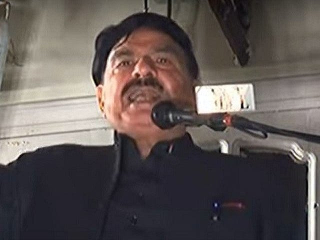 sheikh rashid pictured while addressing a gathering outside his lal haveli residence on april 10 2022 screengrab