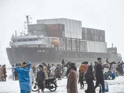 ship stranded off karachi coast refloated