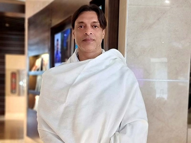 former fast bowler shoaib akhtar is pictured as he embarks on the hajj journey as the state guest of saudi arabia photo twitter shoaib100mph