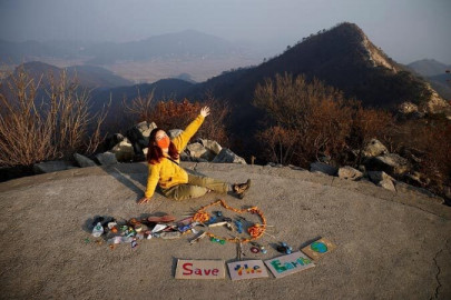 south korean hiker turns mountain trash into art south korean hiker turns mountain trash into art