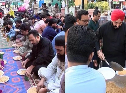 breaking bread barriers sikh man s daily iftar promotes interfaith harmony