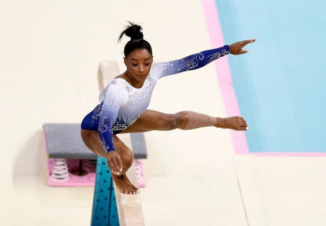 simone biles falls finishes fifth on balance beam at paris olympics