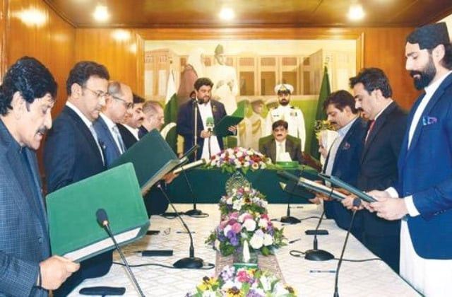 10 member sindh cabinet sworn in 10 member sindh cabinet sworn in