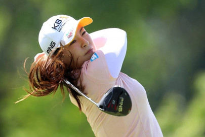 injured chun leads in singapore injured chun leads in singapore