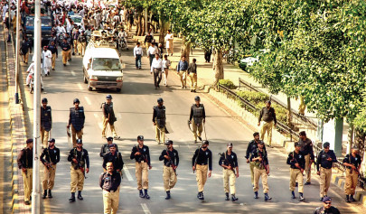 small mall rally brings city to standstill