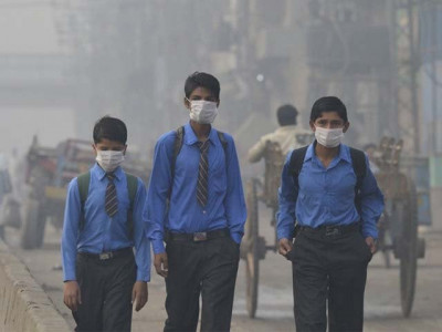 punjab orders week long school closure amid lahore smog crisis