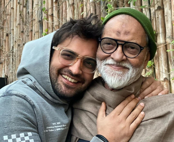 asad siddiqui mourns passing of his father zara noor abbas calls father in law a hero asad siddiqui mourns passing of his father zara noor abbas calls father in law a hero