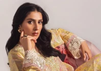 ayeza khan says palestine always in our thoughts amidst calls for celeb boycott
