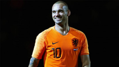 sneijder latest top dutch footballer considering comeback sneijder latest top dutch footballer considering comeback