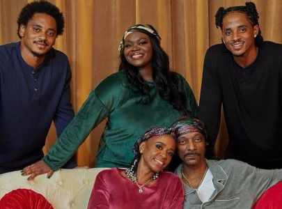 snoop dogg s sons resemble rapper in mother s day picture