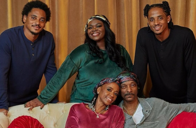 snoop dogg s sons resemble rapper in mother s day picture snoop dogg s sons resemble rapper in mother s day picture