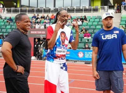 snoop dogg excels in us trials sprint and commentary duties snoop dogg excels in us trials sprint and commentary duties