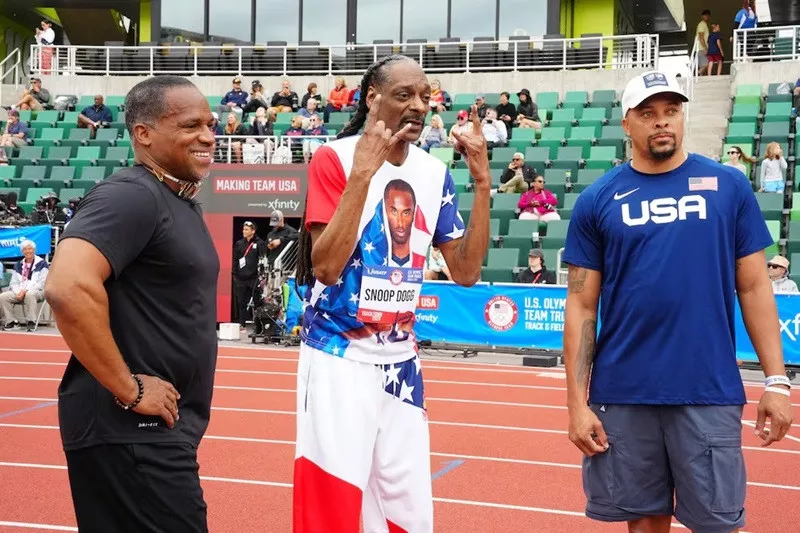 jun 23 2024 eugene or usa ato boldon left snoop dogg centre and wallace spearmon pose during the us olympic team trials at hayward field photo reuters jun 23 2024 eugene or usa ato boldon left snoop dogg centre and wallace spearmon pose during the us olympic team trials at hayward field photo reuters