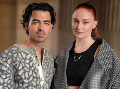 internet lashes out at disgusting joe jonas for alleged smear campaign against sophie turner