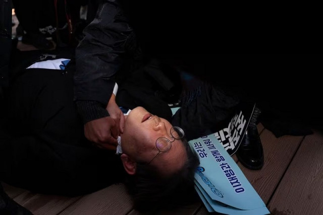 south korea opposition chief stabbed in neck recovering after surgery south korea opposition chief stabbed in neck recovering after surgery