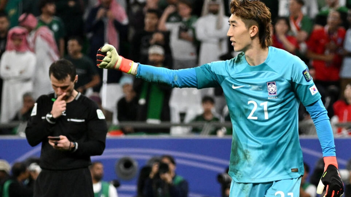 south korea goalkeeper jo hyeon woo was the hero of their asian cup last 16 penalty shootout win over saudi arabia photo afp