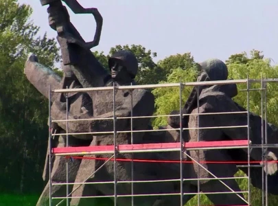 latvia removes soviet era monument angers ethnic russians